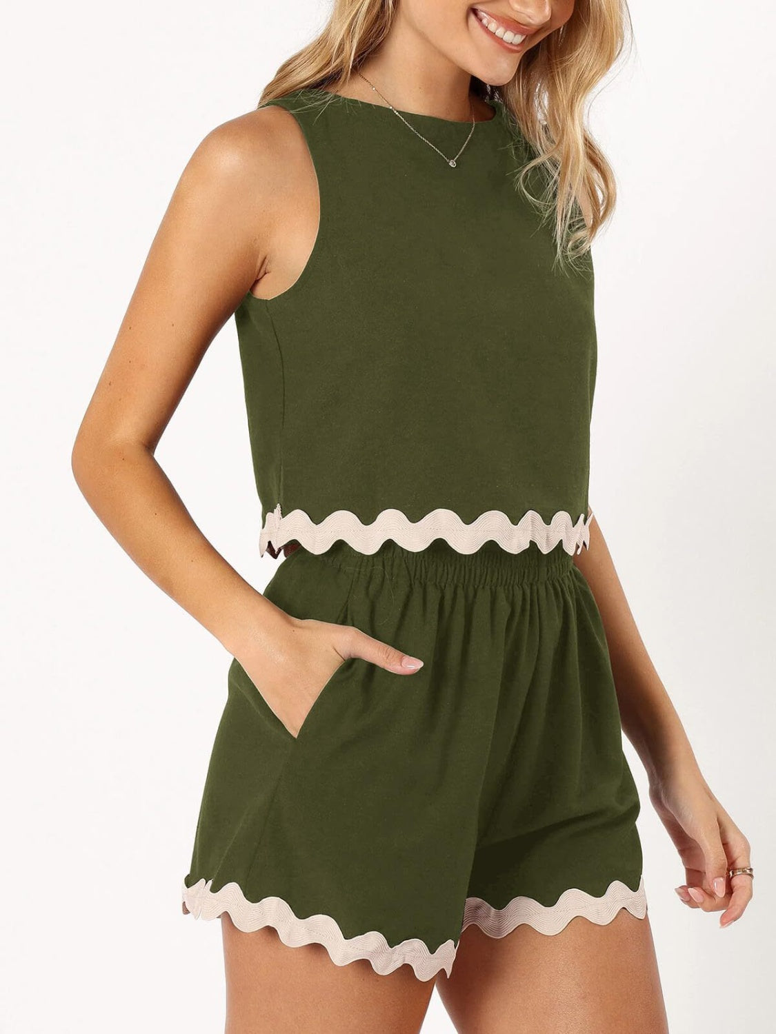 Contrast Trim Round Neck Top and Shorts Set